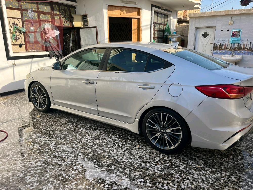 هيونداي النترا